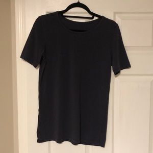 Lululemon T-shirt